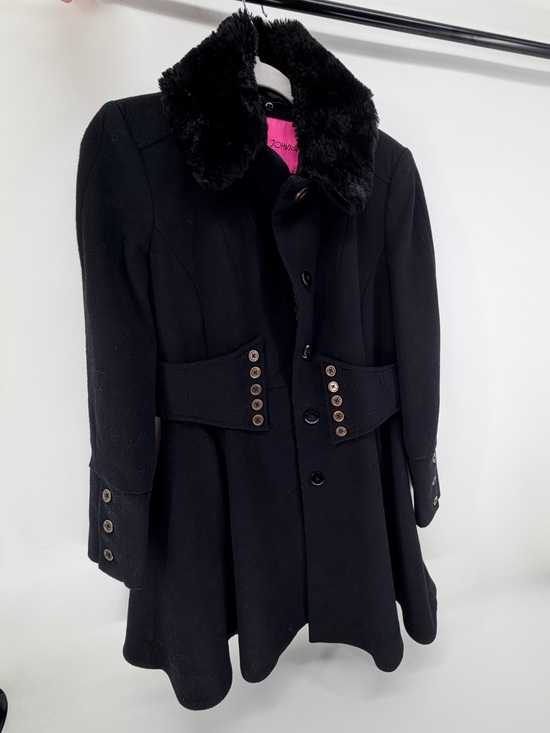Betsey Johnson Jackets & Blazers - Betsey Johnson Black Wool Blend Faux Fur Collar Fit & Flare coquette Coat Size 2